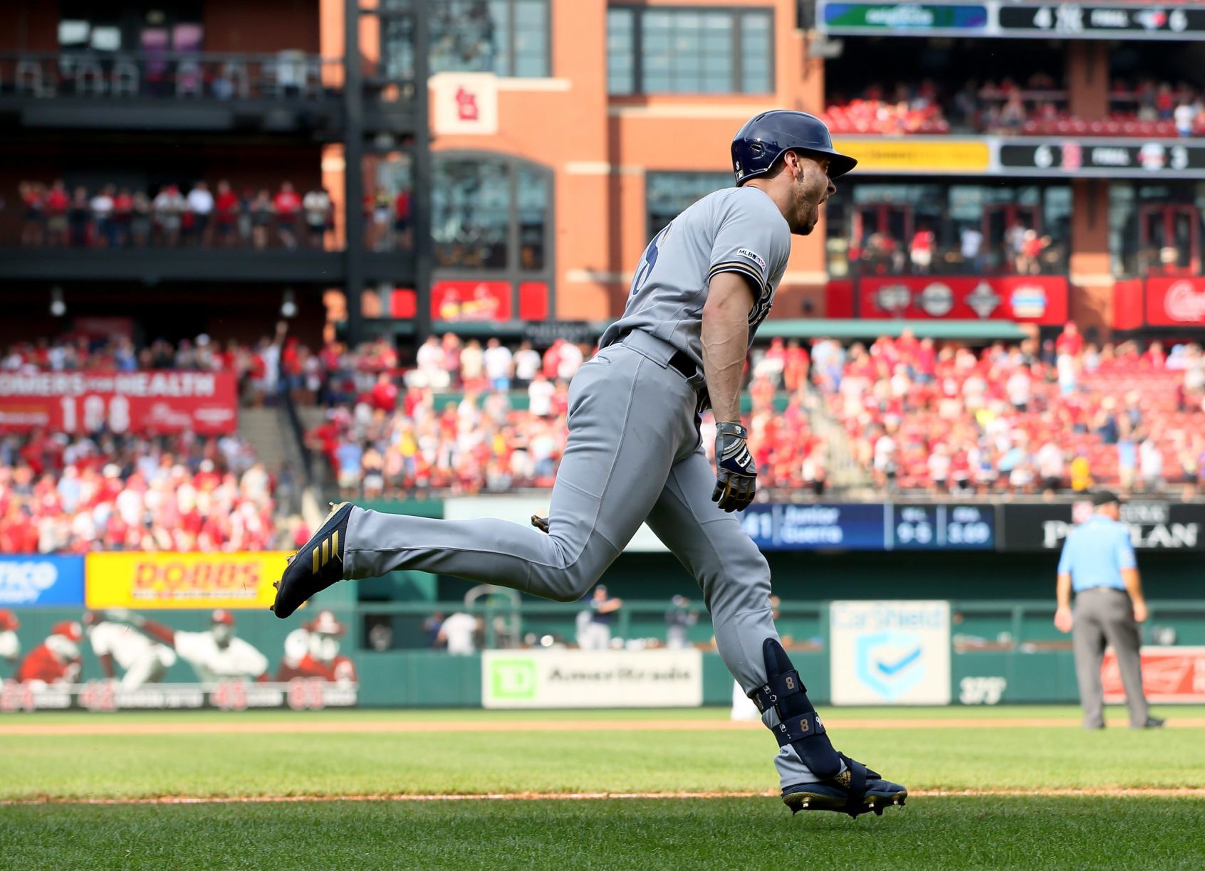 Milwaukee Brewers vs St. Louis Cardinals